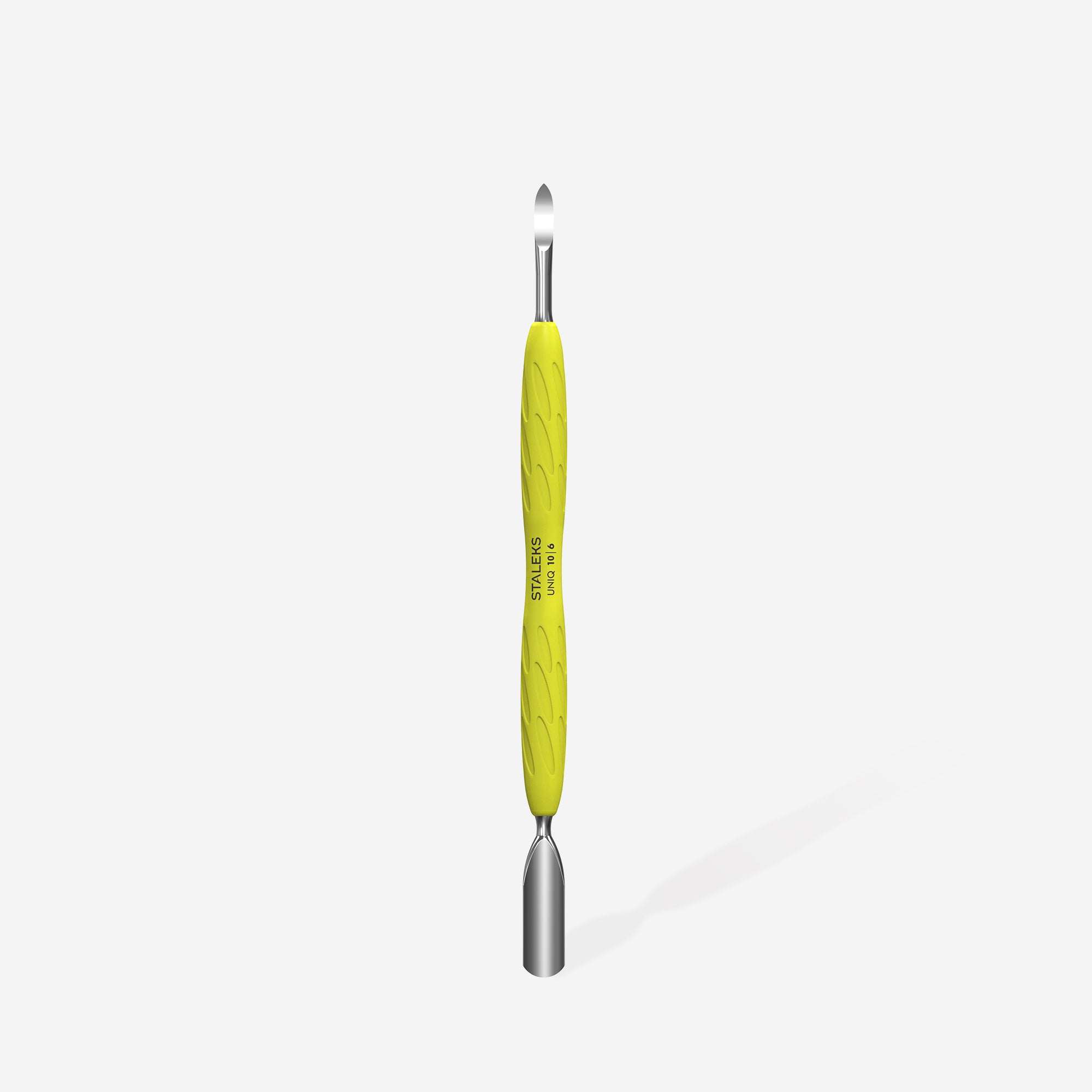 UNIQ 10 TYPE 6 Espátula de manicura Gummy con mango de silicona amarillo UNIQ 10 TIPO 6 (empujador redondo ancho y lanza "zarpa")