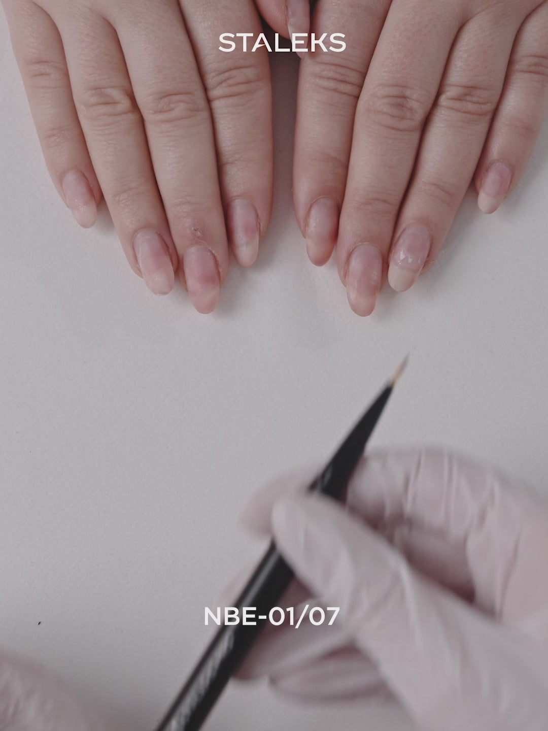 Tải video: STALEKS EXPERT 01/07 Double-ended brush, liner 7 mm/for gradient 11 mm