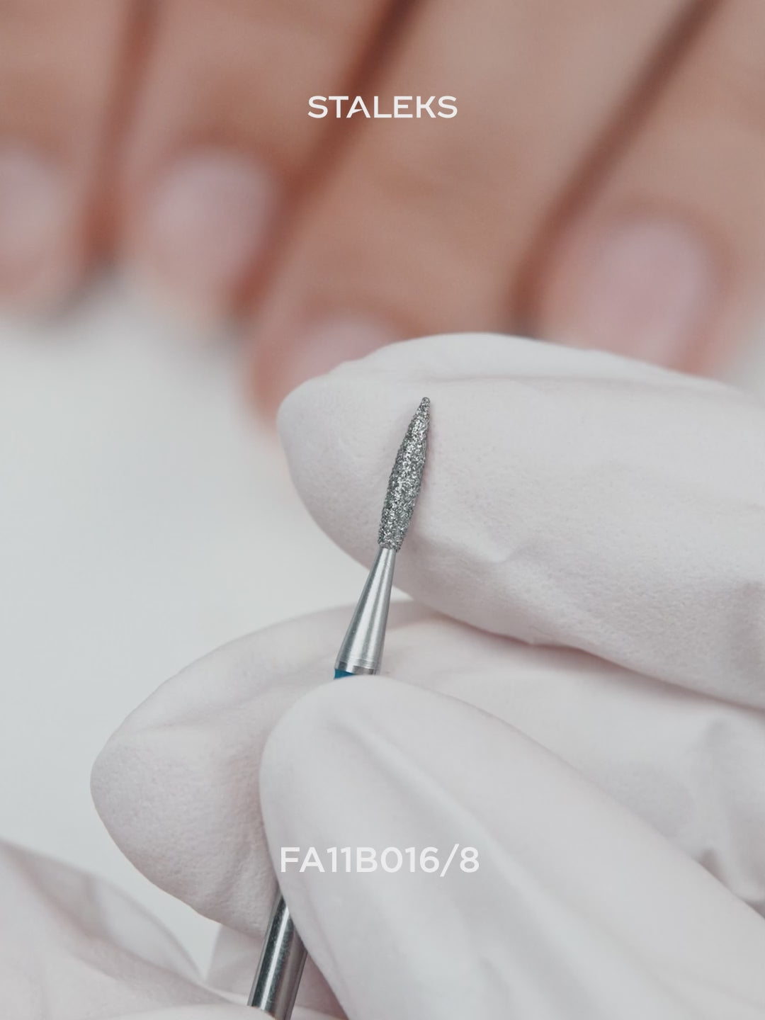 Tải video: Mũi mài móng kim cương hình ngọn lửa EXPERT vạch xanh dương, đường kính đầu 1,6 mm, chiều dài đầu mài 8 mm