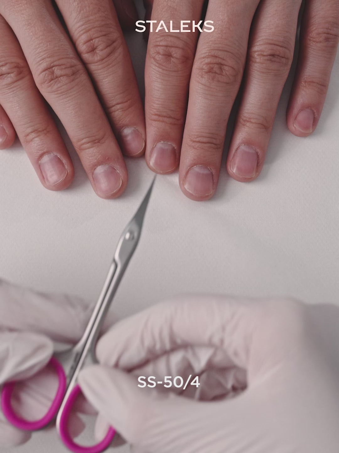 Cargar vídeo: STALEKS SMART 40 TYPE 4 Professional cuticle scissors