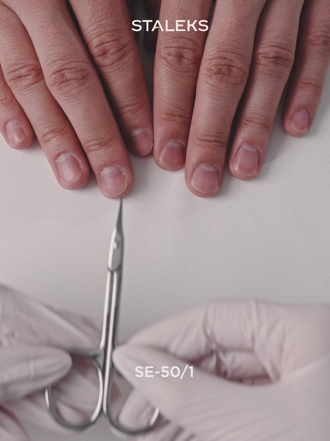 Cargar vídeo: STALEKS EXPERT 50 TYPE 1 Tijeras profesionales para cutículas
